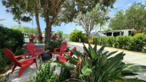 River Ranch Full Hook Up WATERFRONT RV CAMPSITE with Shade, Firepit, Grill and Private Dock